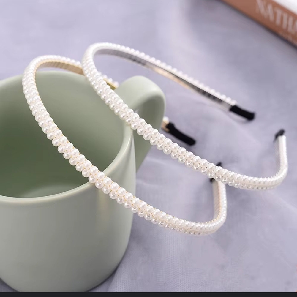 White Pearl Beaded Hair Accessory